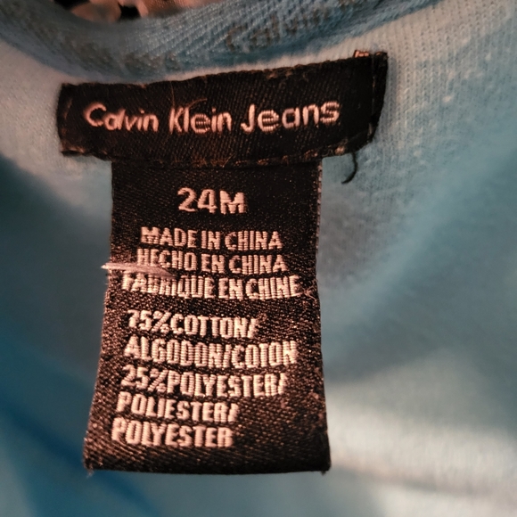 Duo: Calvin Klien Velour Hoodie/Jacket & Carters Longsleeve Onsie Both 24mth - Picture 4 of 6